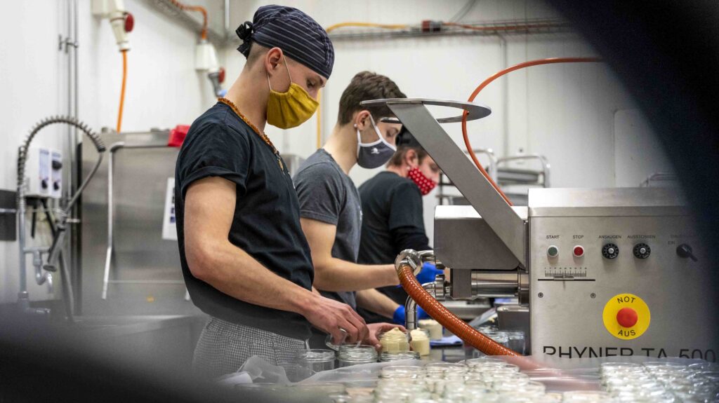 Baechlihof Manufaktur Hummus Produktion