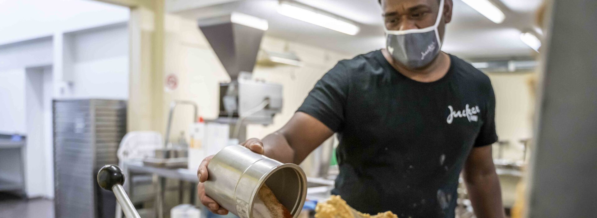 Baechlihof Manufaktur Hummus Produktion