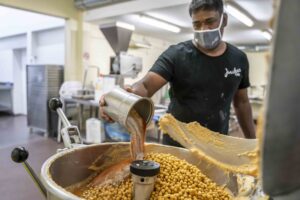 Baechlihof Manufaktur Hummus Produktion