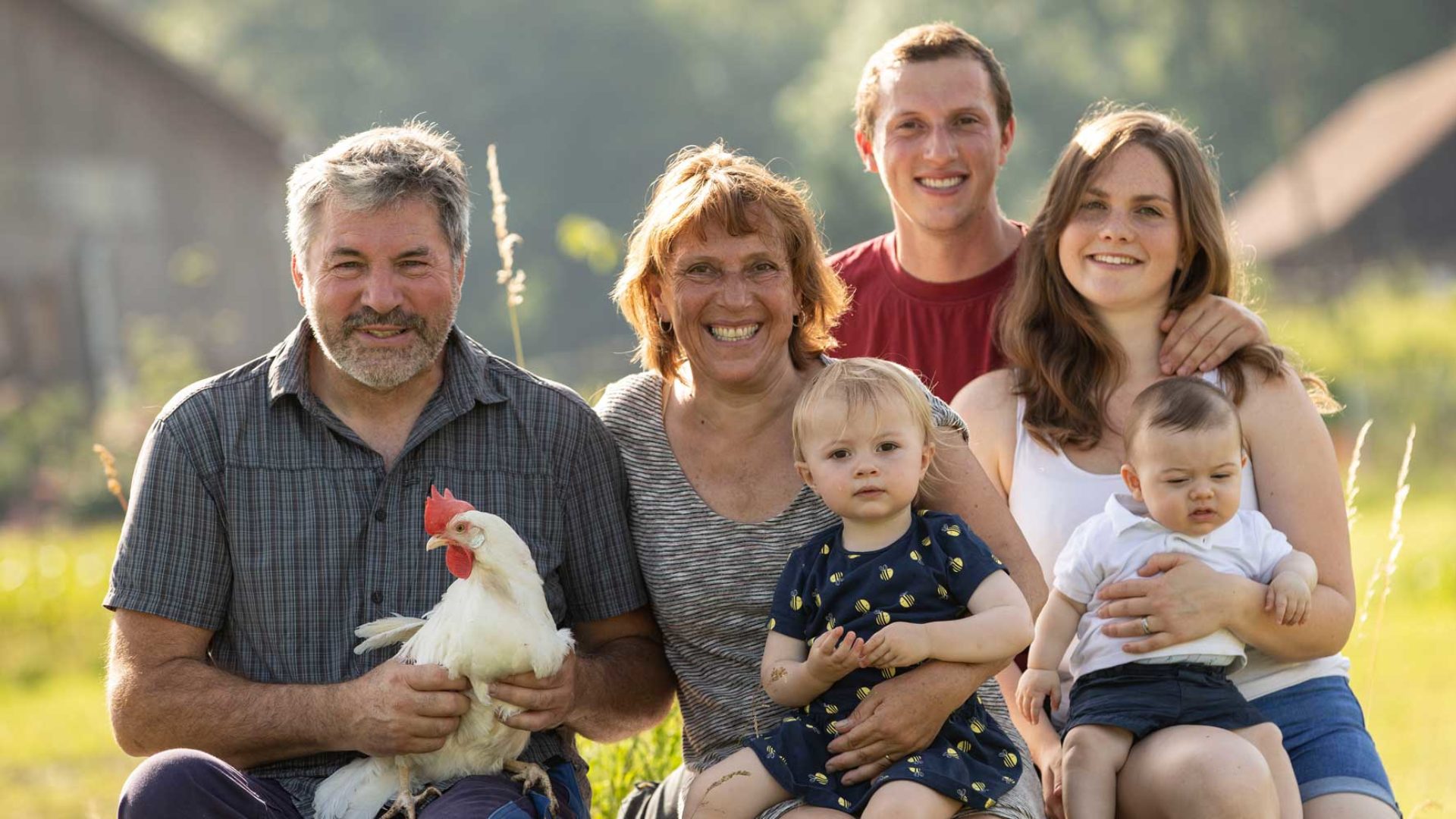 Familie mit Huhn