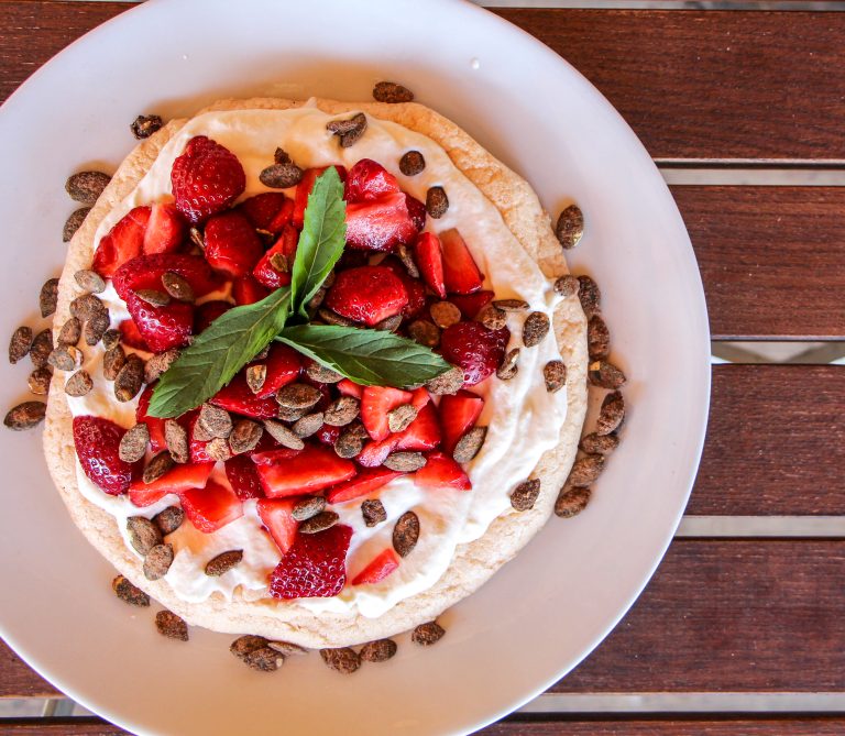 FeldFood Rezept N°23: Pavlova mit Erdbeeren