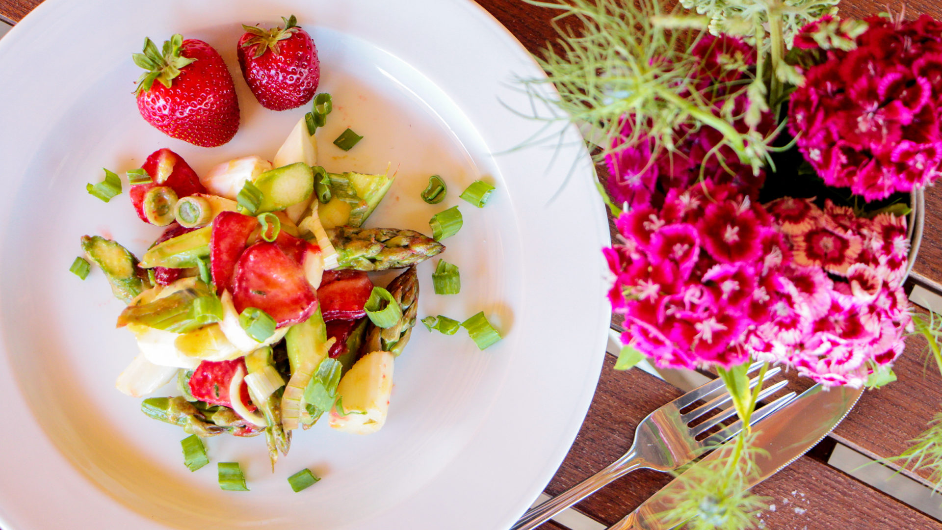 Spargel-Erdbeer-Salat