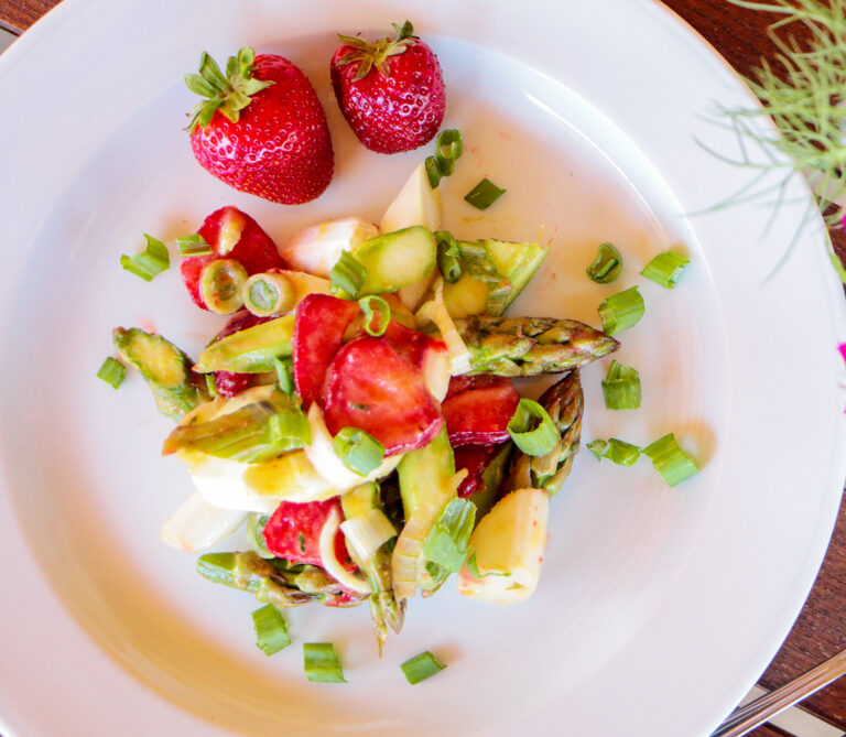 Spargel-Erdbeer-Salat