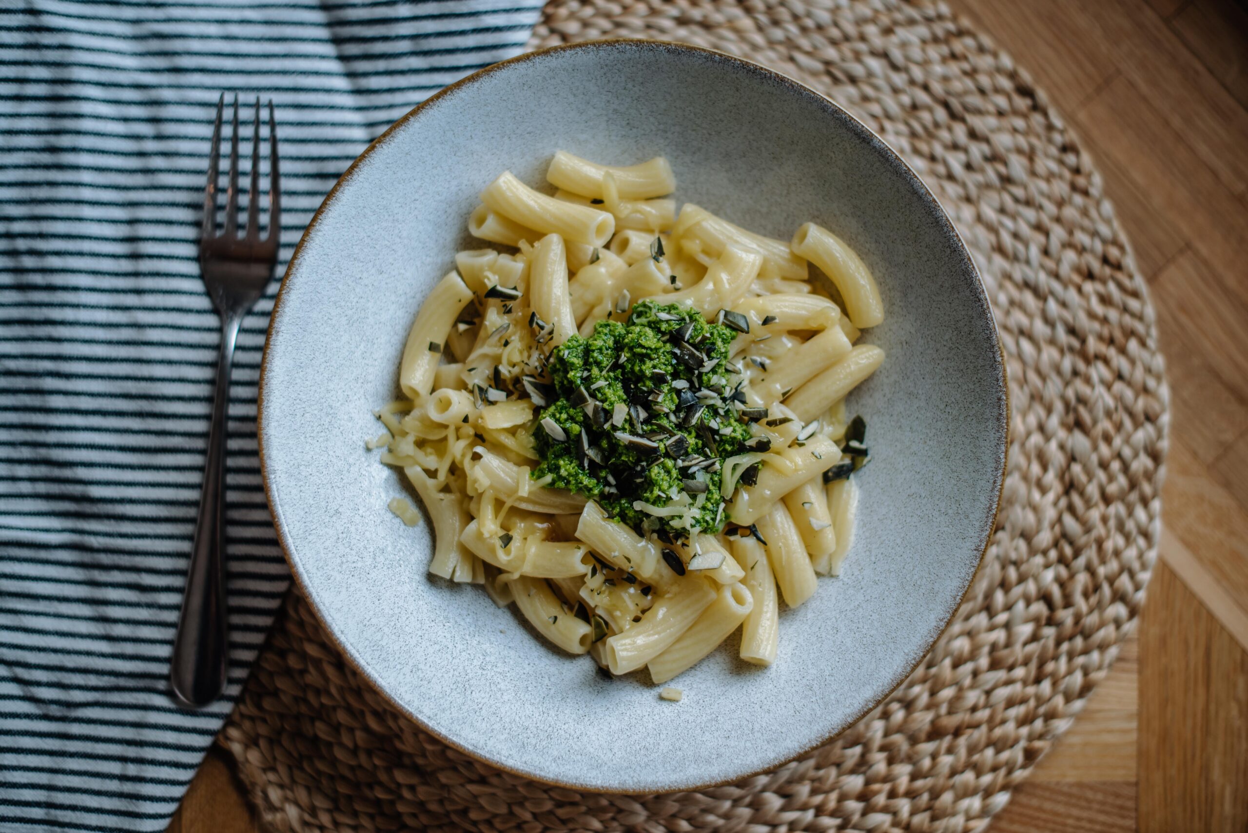 Federkohl-Pesto