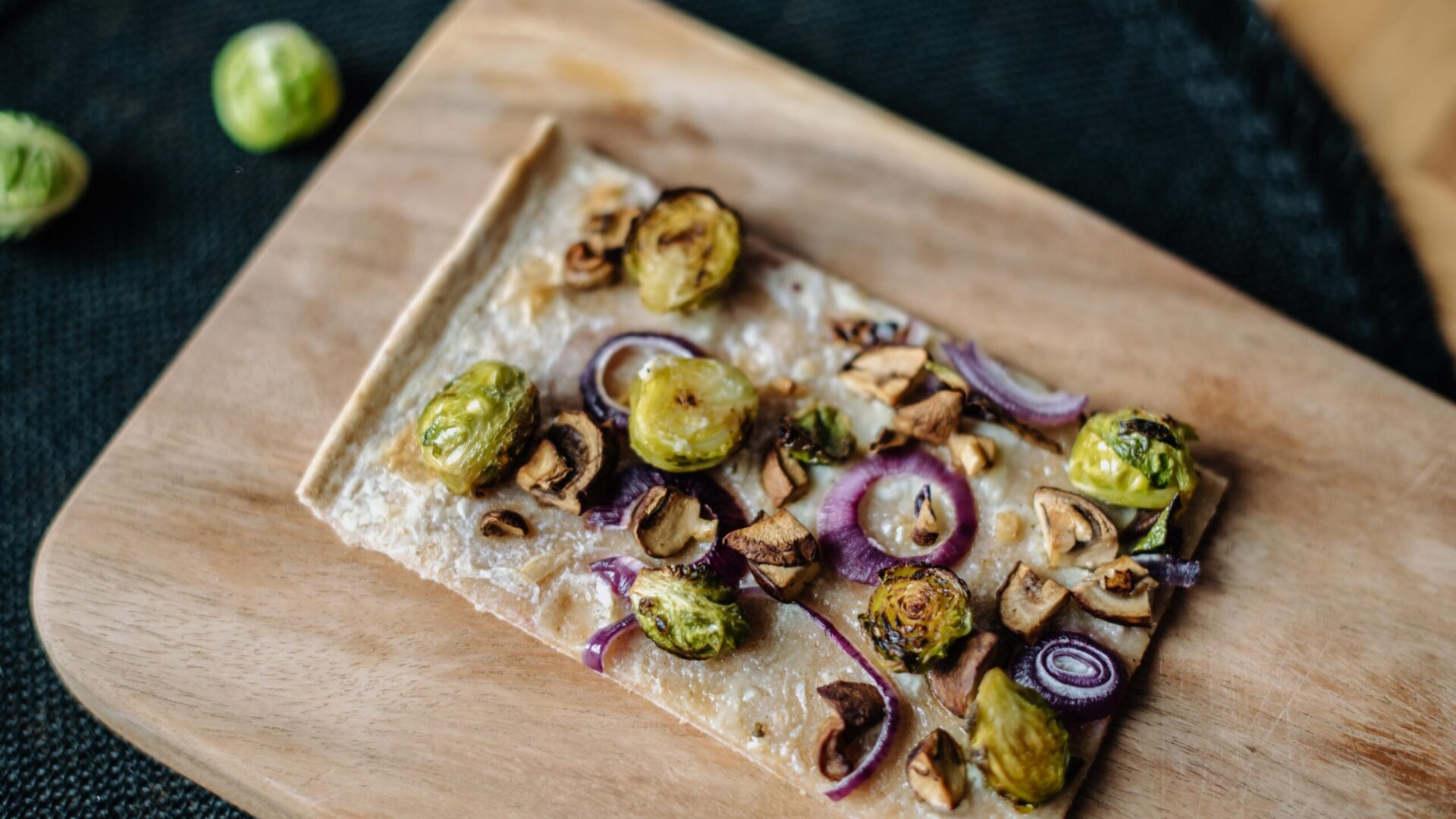 Rosenkohl Flammkuchen