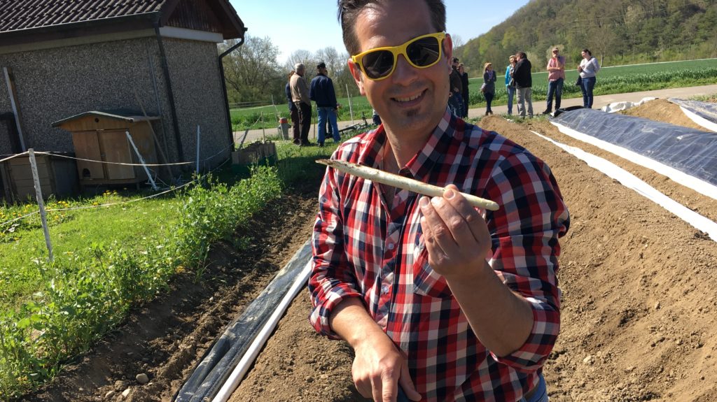Giacinto in Albon bei Spargelernte