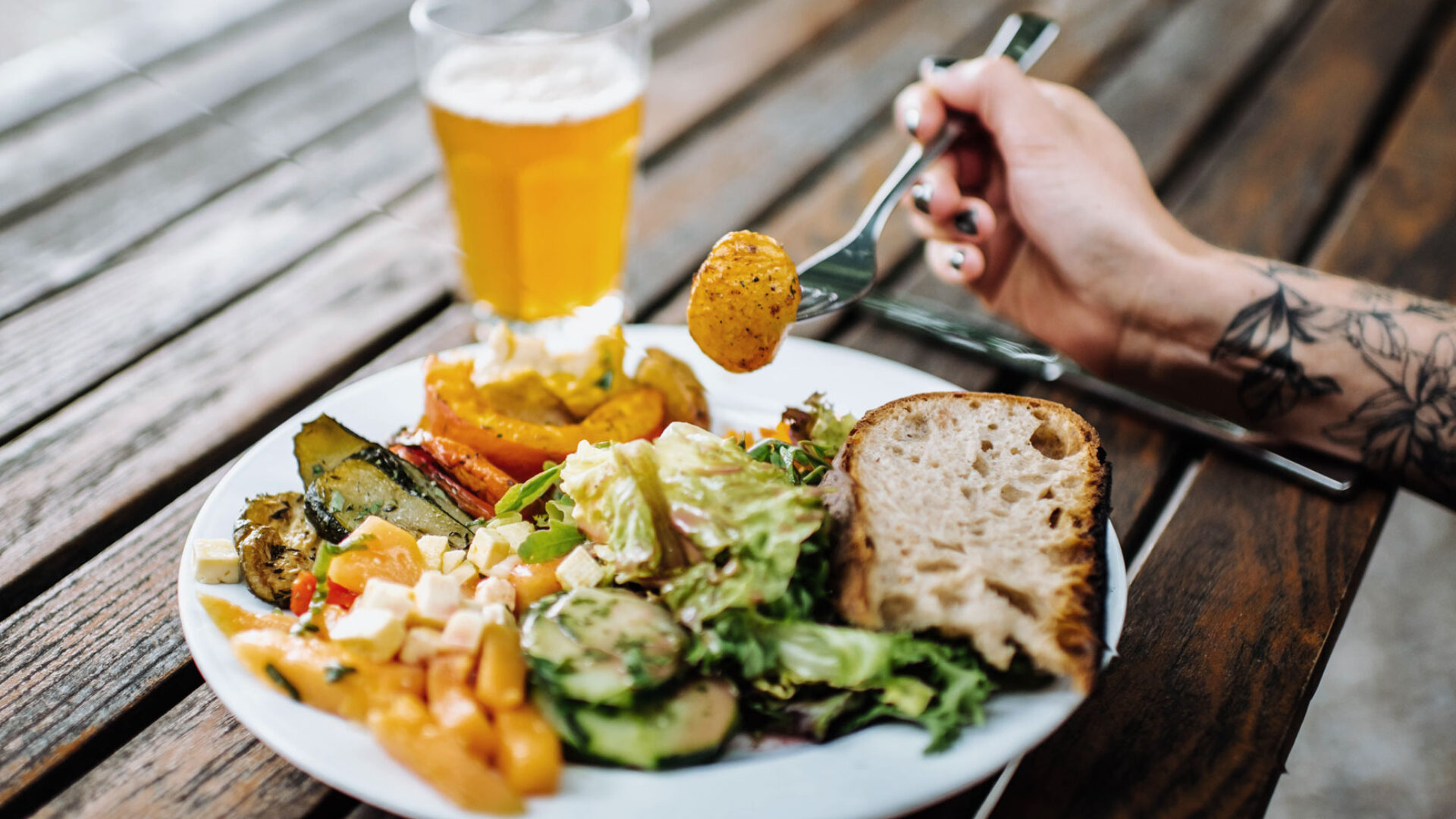 Nachhaltigste Ernährung_Teller mit Essen.