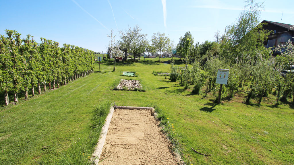 OepfelGarte Barfussweg Sand