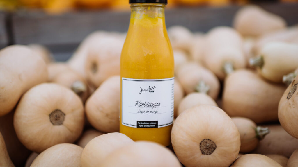 Kürbissuppe im Glas