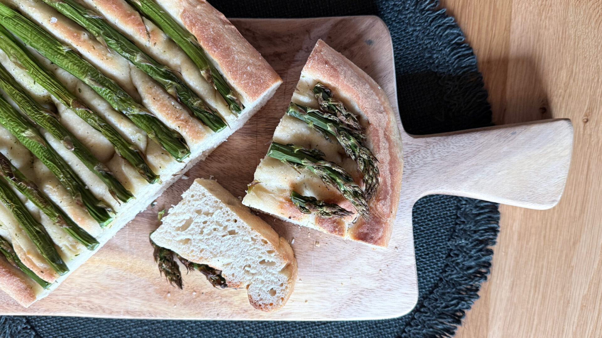 FeldFood Rezept Focaccia mit Spargeln