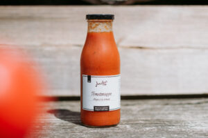 Tomatensuppe im Glas