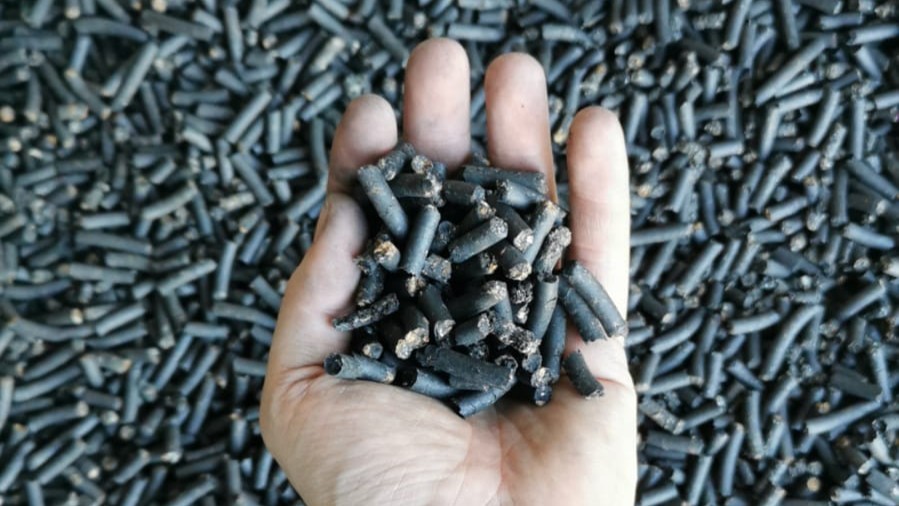 Jucker Farm · FarmTicker: Ein Pellet für besseren Boden